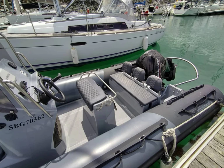 Pronájem lodi 3D Tender 3D Tender 600 Patrol v Saint-Quay-Portrieux na Samboatu