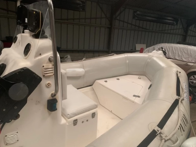 Pronájem Polotuhá loď v Bénodet -Zodiac 530 FB