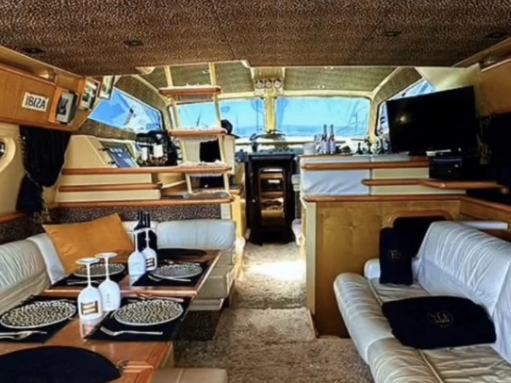 Pronájem jachty v Port Esportiu Marina d'Eivissa -Ferretti Ferretti 630 Fly na Samboatu