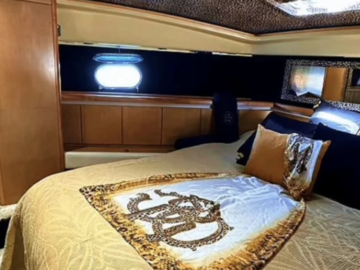 Pronajmout si Ferretti Ferretti 630 Fly v Port Esportiu Marina d'Eivissa