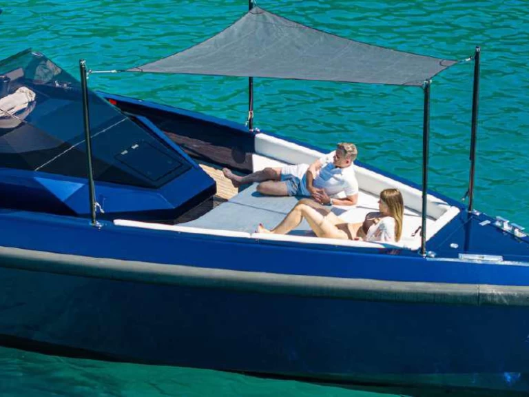 Pronajmout si WALLY YACHTS 48 v Cannes