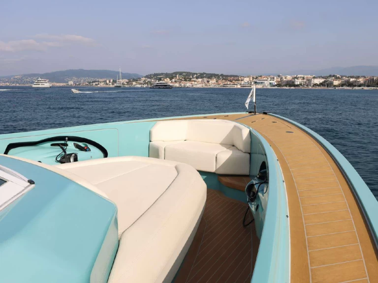 Pronajmout si Wajer 55 S v Cannes