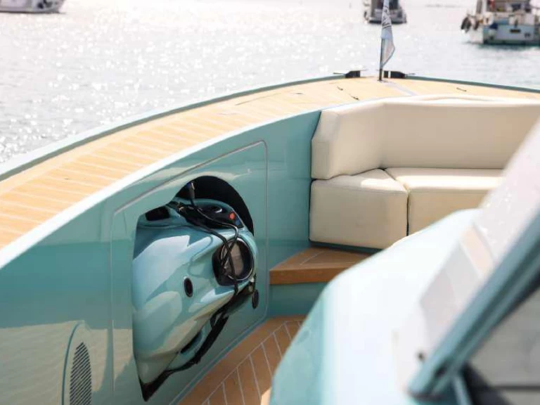 Pronájem lodi Cannes lákavé ceny 55 S