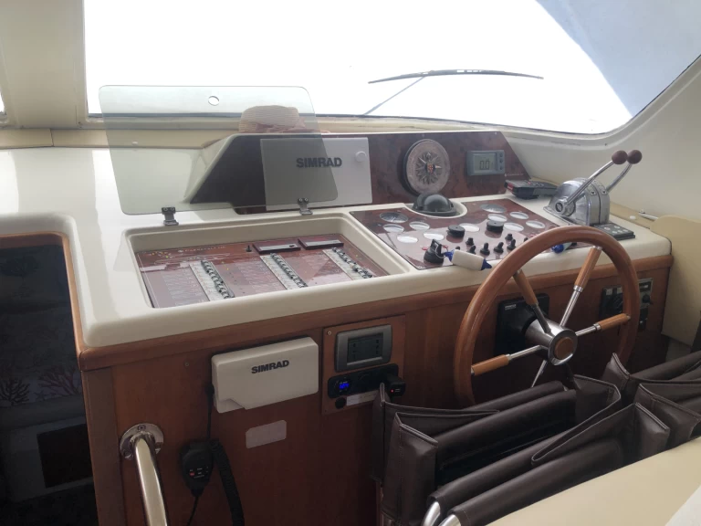 Carnevali 120 jednotlivci a charterové společnosti v Castellammare di Stabia