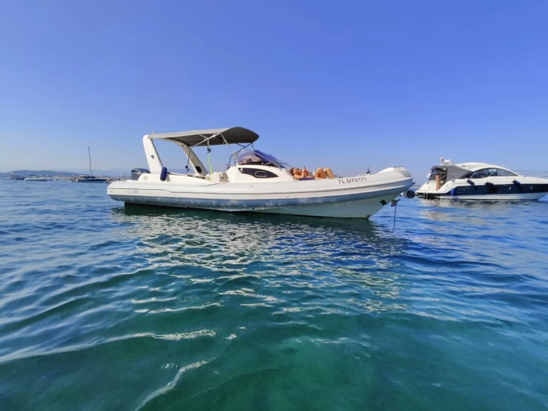 Marco E-Motion 29’ jednotlivci a charterové společnosti v Mandelieu-la-Napoule