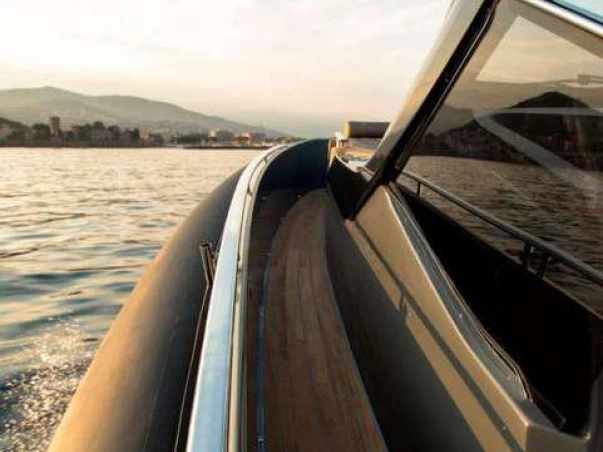 Sacs REBEL 47 jednotlivci a charterové společnosti v Cannes