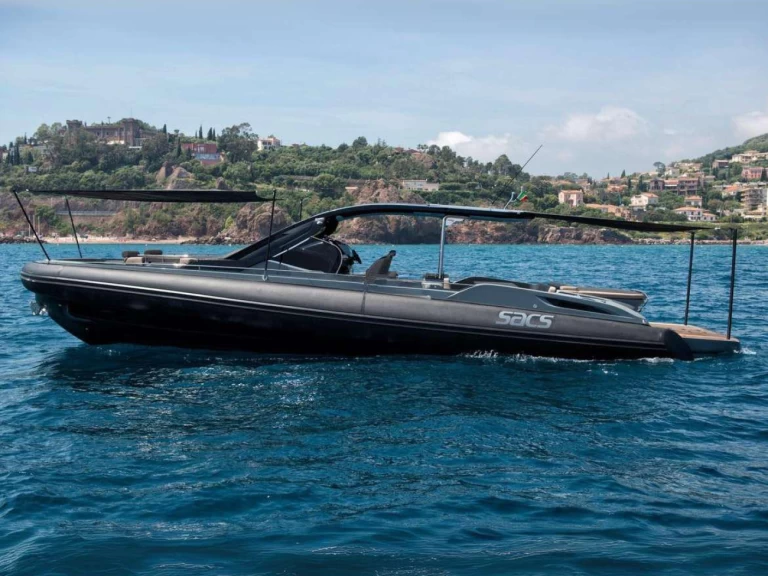 Pronajmout Motorová loď se skipperem či ne Sacs v Cannes