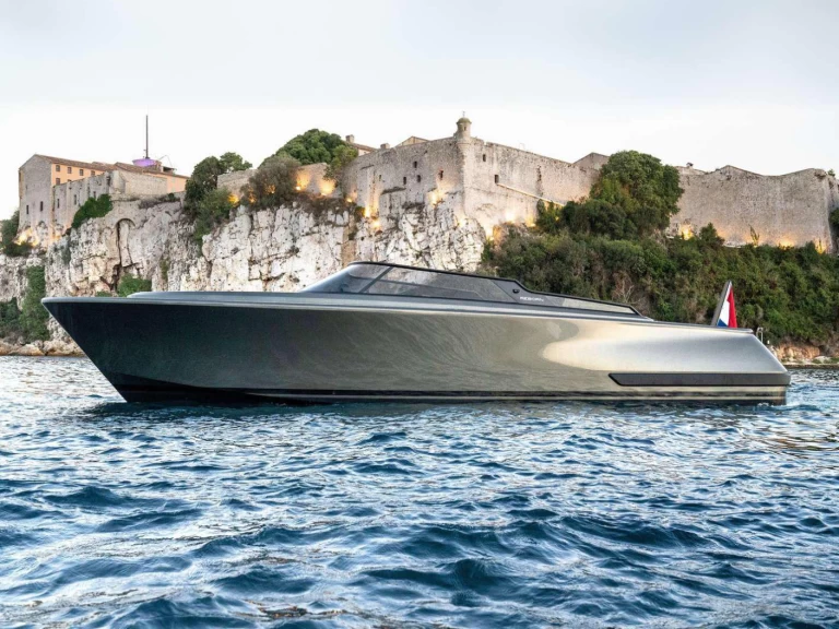 Pronájem lodi Antibes lákavé ceny Bowrider 38