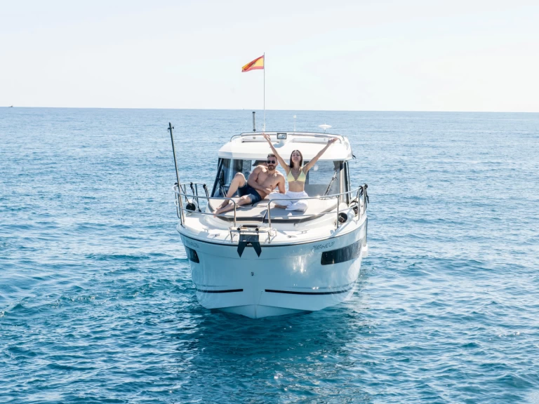 Pronajmout si Jeanneau Merry Fisher 895 Cruiser v Alicante