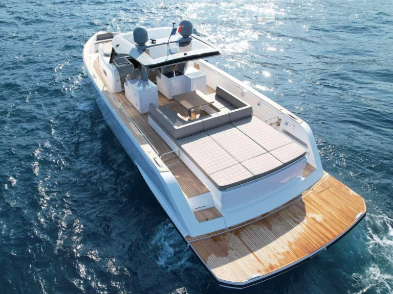 Pronájem Motorová loď Pardo Yachts s licencí