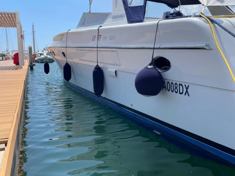 Pronájem jachty v Salerno -Rizzardi INfive na Samboatu