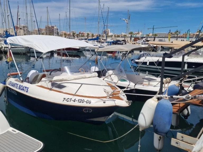 Pronájem lodi Quicksilver 470 Cruiser v Torrevieja na Samboatu