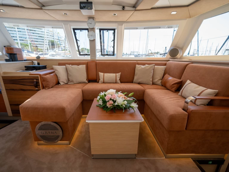 Pronajmout si Fountaine Pajot Isla 40 v Villeneuve-Loubet