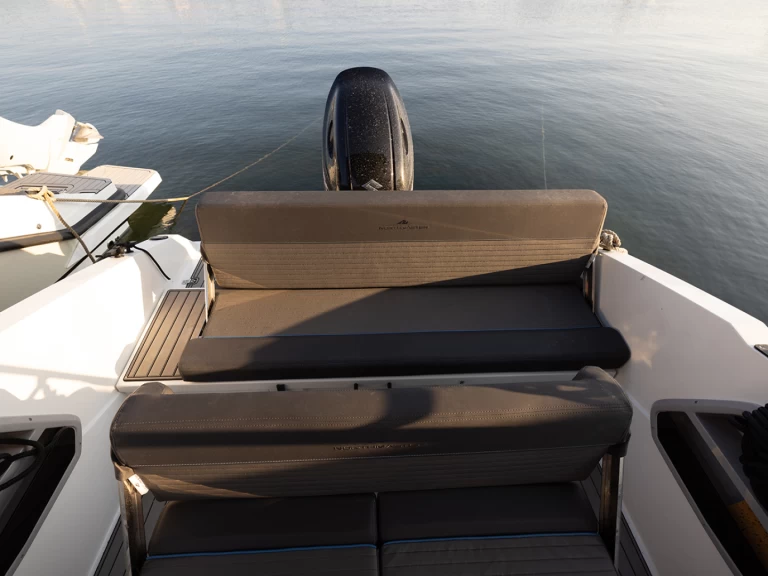 Pronájem lodi Šibenik  lákavé ceny Northmaster 685 Cruiser