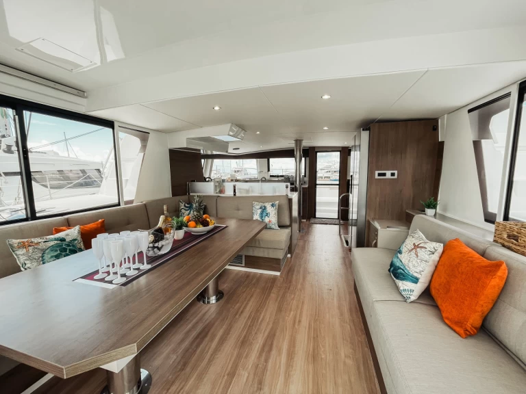 Pronajmout Katamarán se skipperem či ne Bali v Parham Town