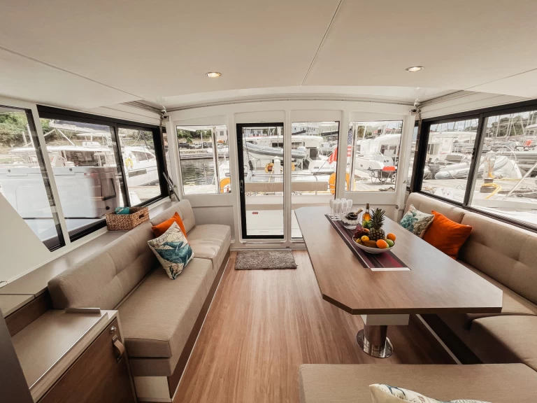 Pronájem Katamarán Bali s licencí