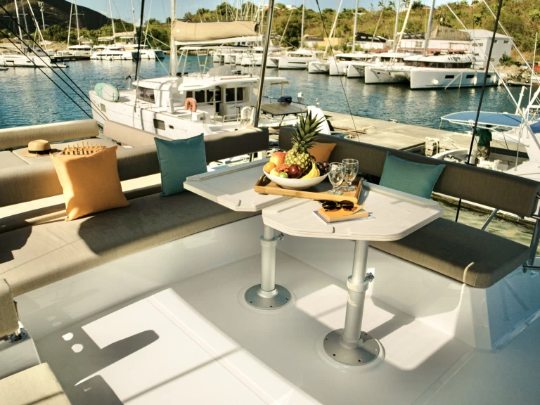 Katamarán k pronájmu v Parham Town za nejlepší cenu