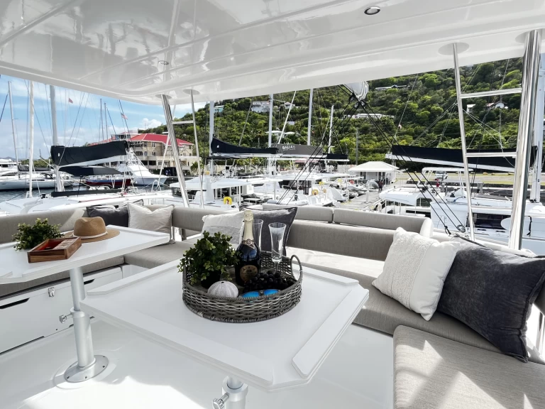 Pronajmout Katamarán se skipperem či ne Bali v Parham Town