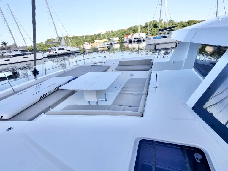 Bali Bali 5.4 jednotlivci a charterové společnosti v Parham Town