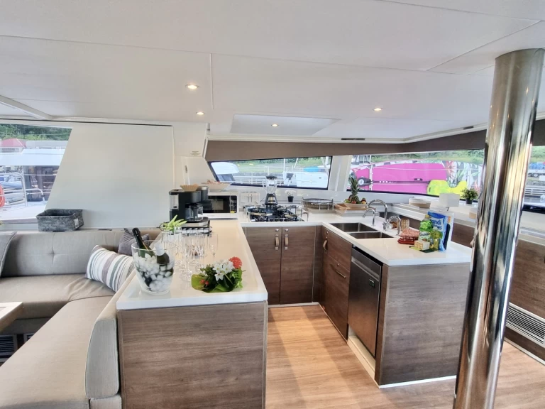 Pronájem lodi Parham Town lákavé ceny Bali 5.4