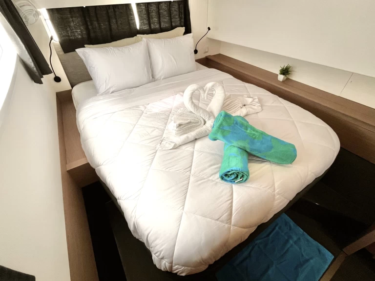 Pronájem Katamarán Fountaine Pajot s licencí