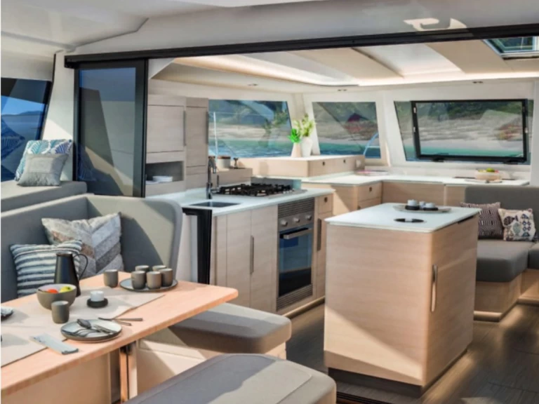 Pronájem Katamarán Fountaine Pajot s licencí