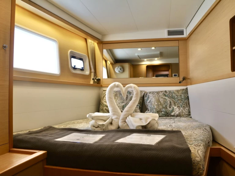 Lagoon Lagoon 450 jednotlivci a charterové společnosti v Parham Town