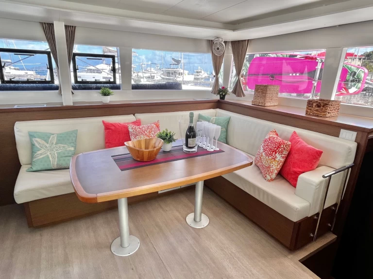 Pronájem lodi Lagoon Lagoon 450 v Parham Town na Samboatu