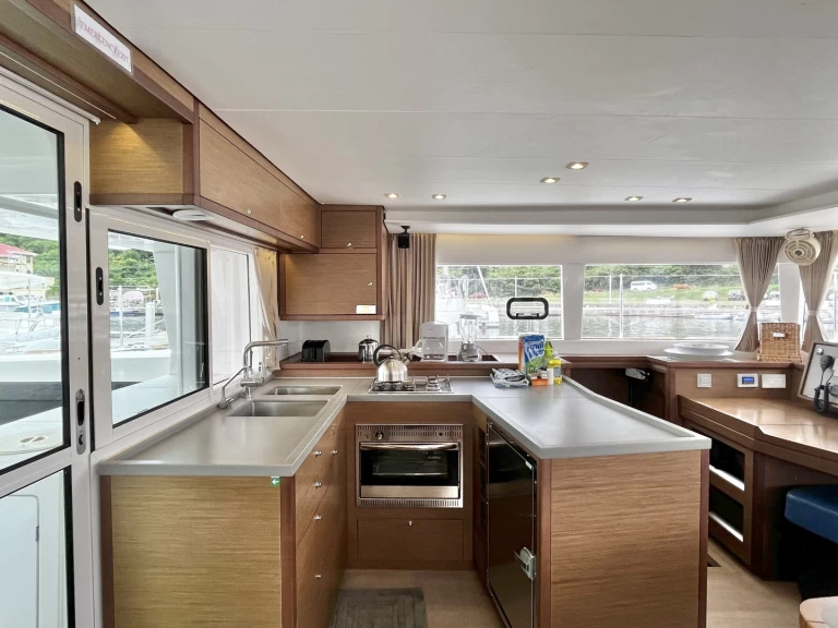 Pronájem lodi Parham Town lákavé ceny Lagoon 450 F