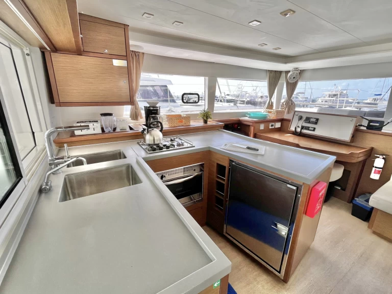 Lagoon Lagoon 450 F jednotlivci a charterové společnosti v Parham Town