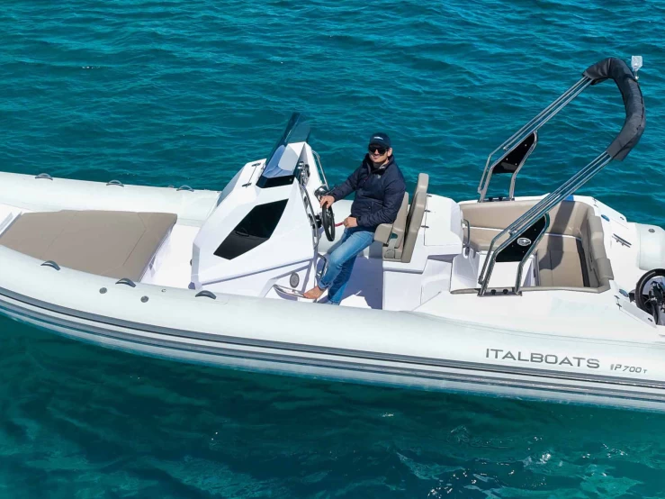 Pronájem Motorová loď v Pula - Italboats Predator 700
