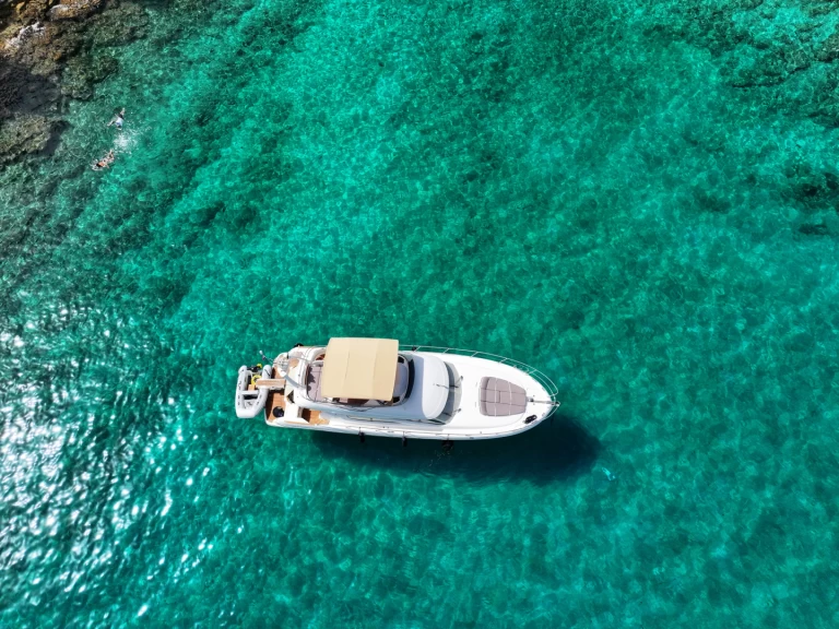 Pronajmout si Prestige Jeanneau Prestige 46 Fly v Split