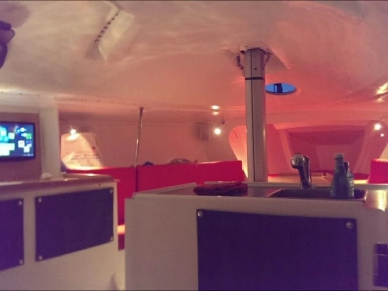 Pronajmout si 3c-Composites Bongo 9.60 v Loctudy