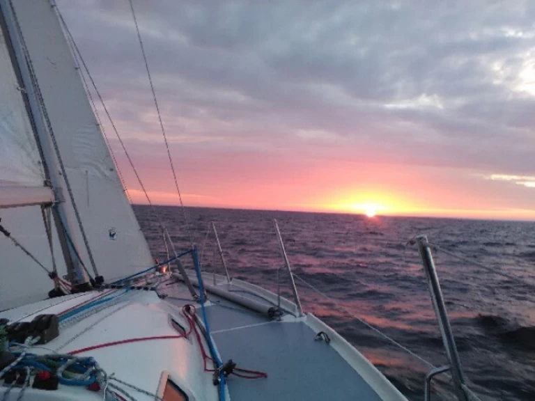 Pronájem lodi 3c-Composites Bongo 9.60 v Loctudy na Samboatu