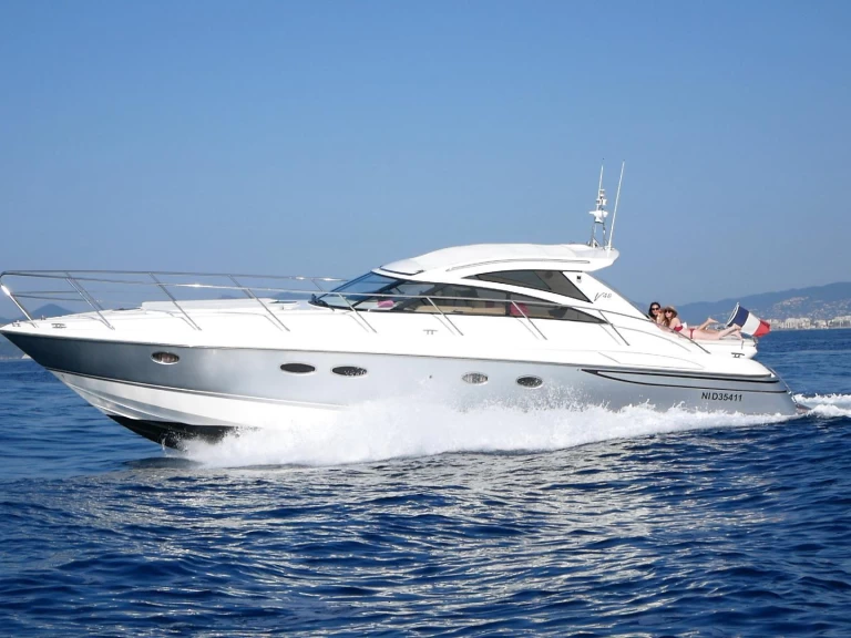 Pronájem lodi Juan-les-Pins lákavé ceny Princess V48S