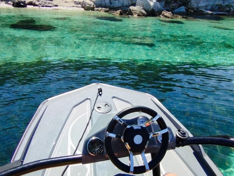 Pronájem lodi Golfe-Juan lákavé ceny Awash 370