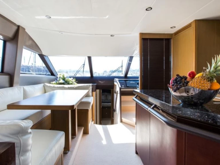 Pronájem lodi Princess Princess 64 Fly v Beaulieu-sur-Mer na Samboatu