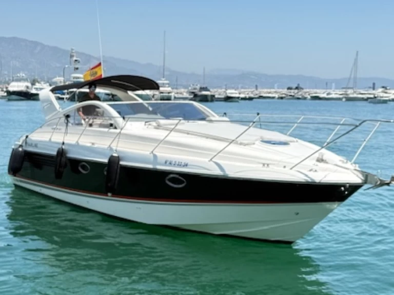 Pronajmout si Fairline Targa 37 v Marbella