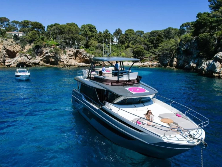 Pronájem jachty v Juan-les-Pins -Prestige X60 na Samboatu
