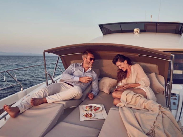 Pronajmout Motorová loď se skipperem či ne Prestige v Saint-Laurent-du-Var