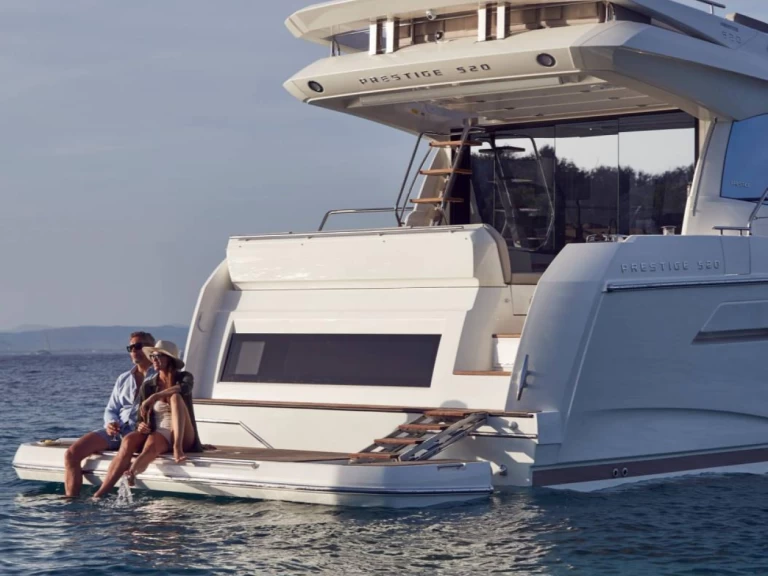 Pronajmout Motorová loď se skipperem či ne Prestige v Saint-Laurent-du-Var