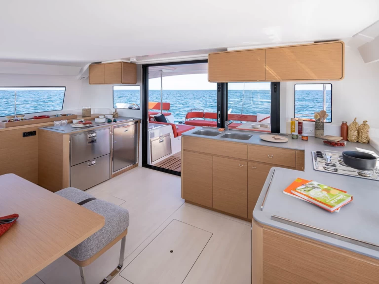 Pronájem lodi Le Marin lákavé ceny Excess 14