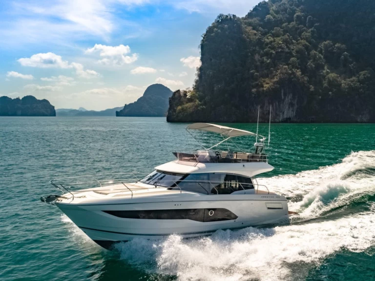 Pronajmout si Prestige Prestige 420 Fly v Juan-les-Pins