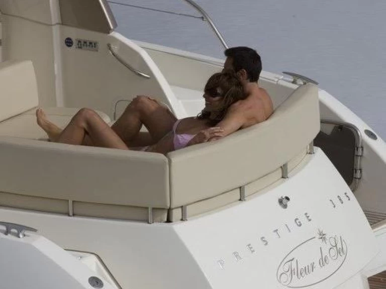 Pronajmout Motorová loď se skipperem či ne Prestige v Juan-les-Pins