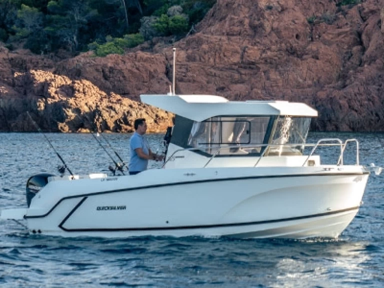 Pronájem lodi Quicksilver 625 Pilothouse v Trébeurden na Samboatu