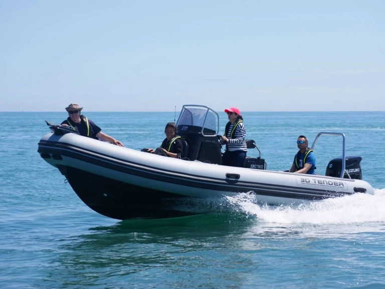 3D Tender DREAM 6.55 jednotlivci a charterové společnosti v Saint-Quay-Portrieux