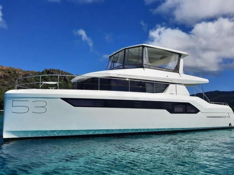 Leopard 53 PC jednotlivci a charterové společnosti v Antibes