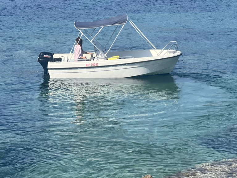 Pronájem lodi Terhi 445 C v Calvi na Samboatu