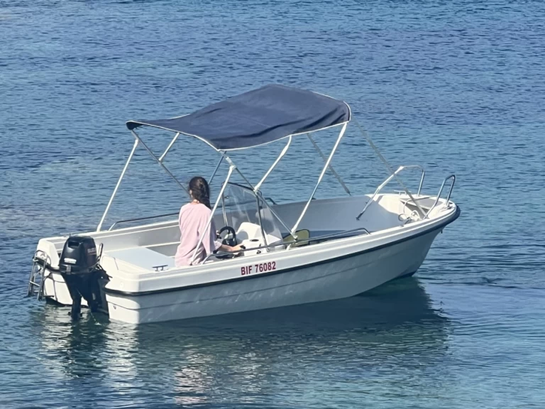Terhi 445 C jednotlivci a charterové společnosti v Calvi