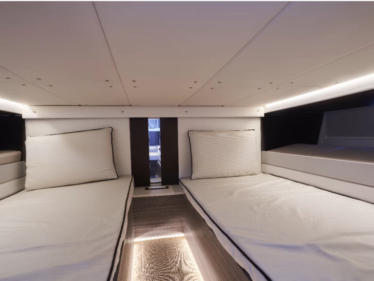 Pronájem Motorová loď Nassima40 s licencí